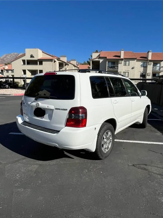 2005 Toyota Highlander - Image 2 of 11