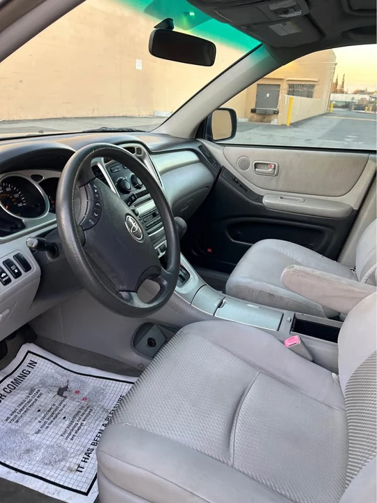 2005 Toyota Highlander - Image 15 of 17
