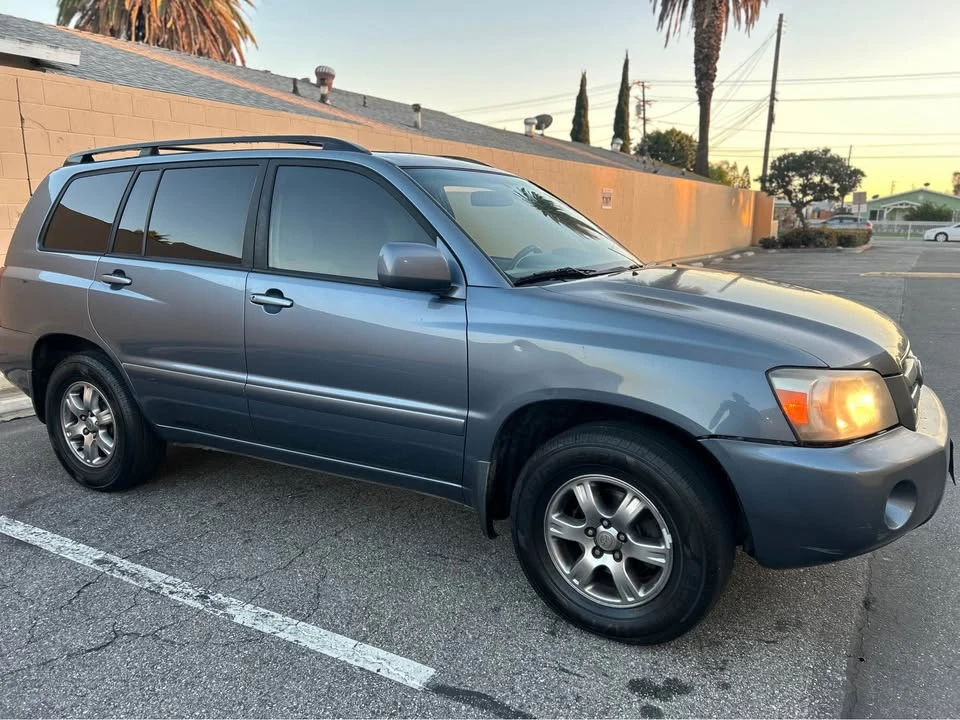2005 Toyota Highlander - Image 7 of 17
