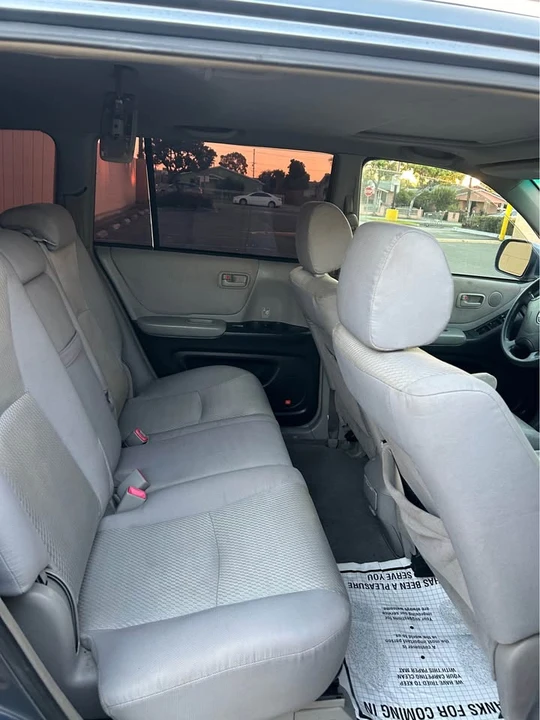 2005 Toyota Highlander - Image 12 of 17