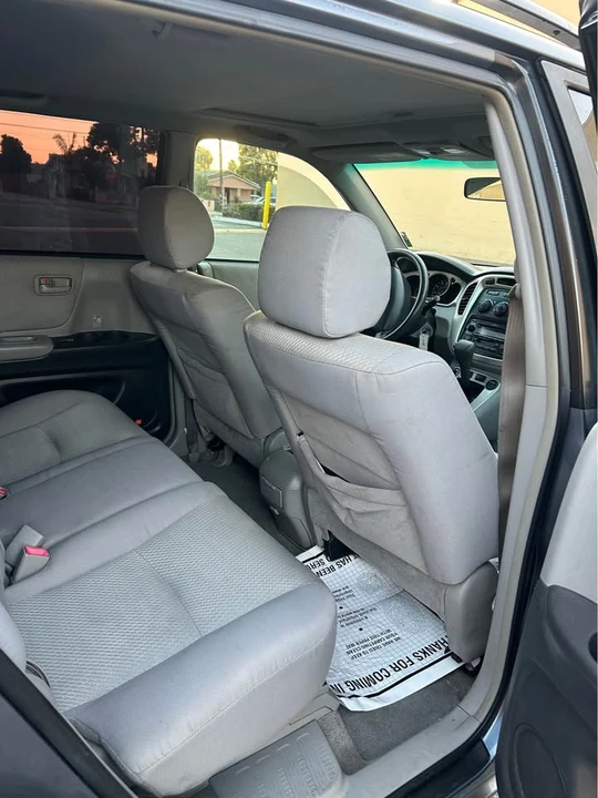 2005 Toyota Highlander - Image 11 of 17