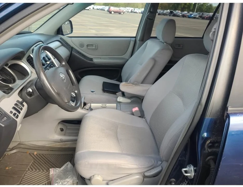 2005 Toyota Highlander - Image 8 of 14