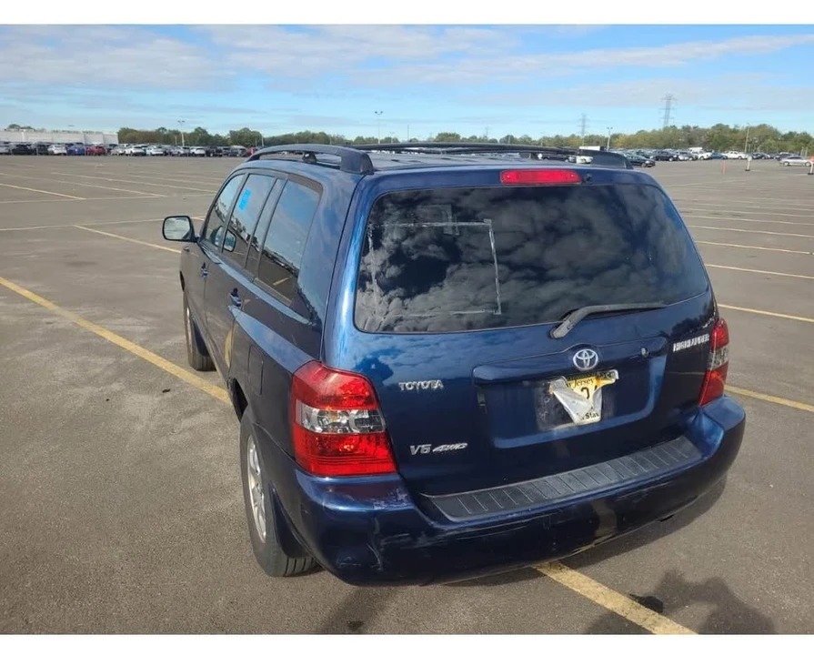 2005 Toyota Highlander - Image 2 of 14