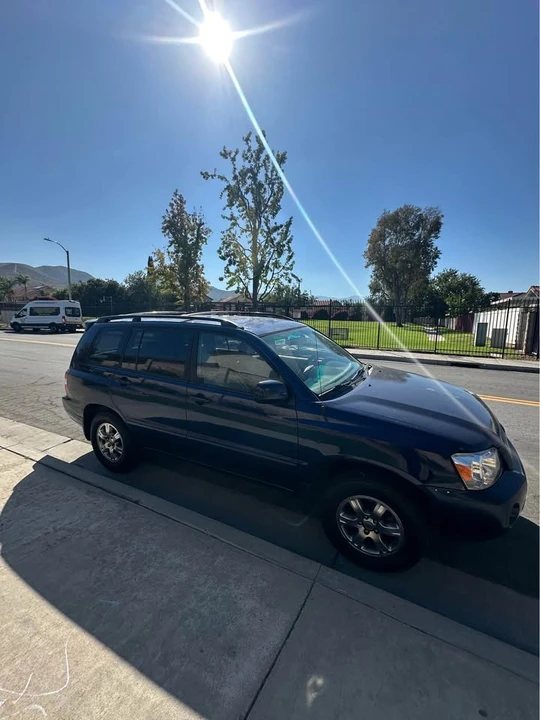2005 Toyota Highlander - Image 4 of 11