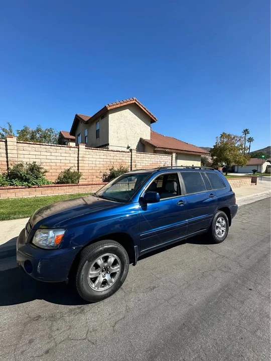 2005 Toyota Highlander - Image 2 of 11