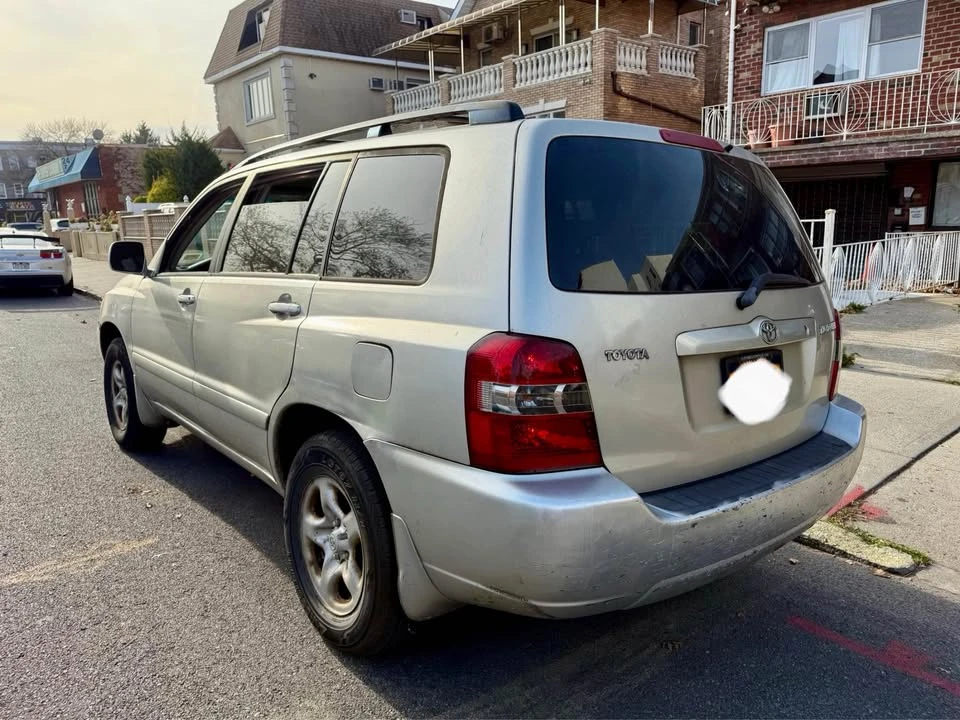 2005 Toyota Highlander - Image 7 of 11