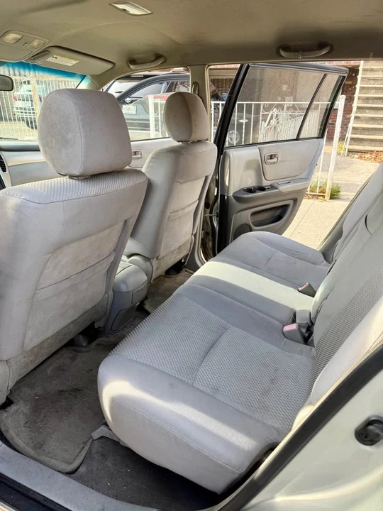 2005 Toyota Highlander - Image 10 of 11