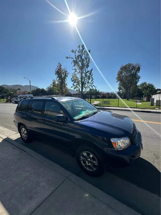 2005 Toyota Highlander - Image 3 of 11