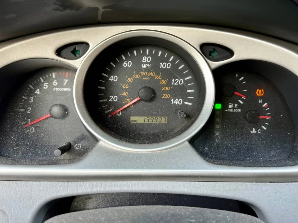 2005 Toyota Highlander - Image 8 of 11