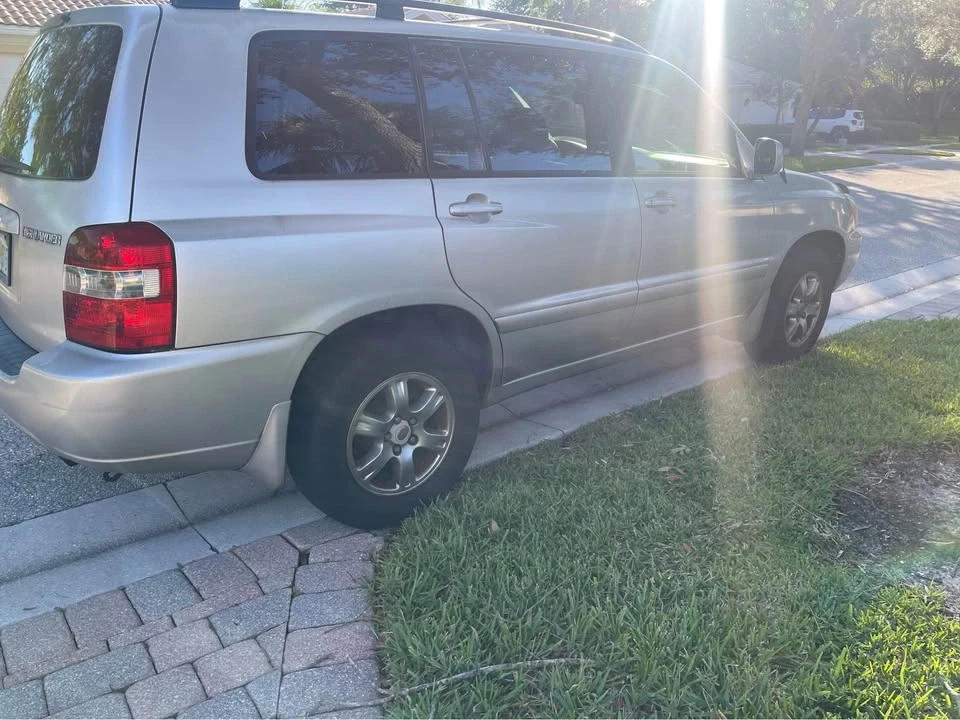 2005 Toyota Highlander - Image 2 of 4