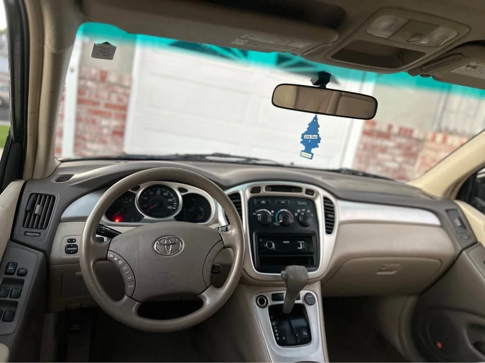 2005 Toyota Highlander - Image 13 of 17