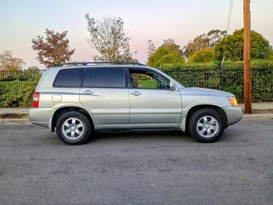 2005 Toyota Highlander - Image 6 of 11