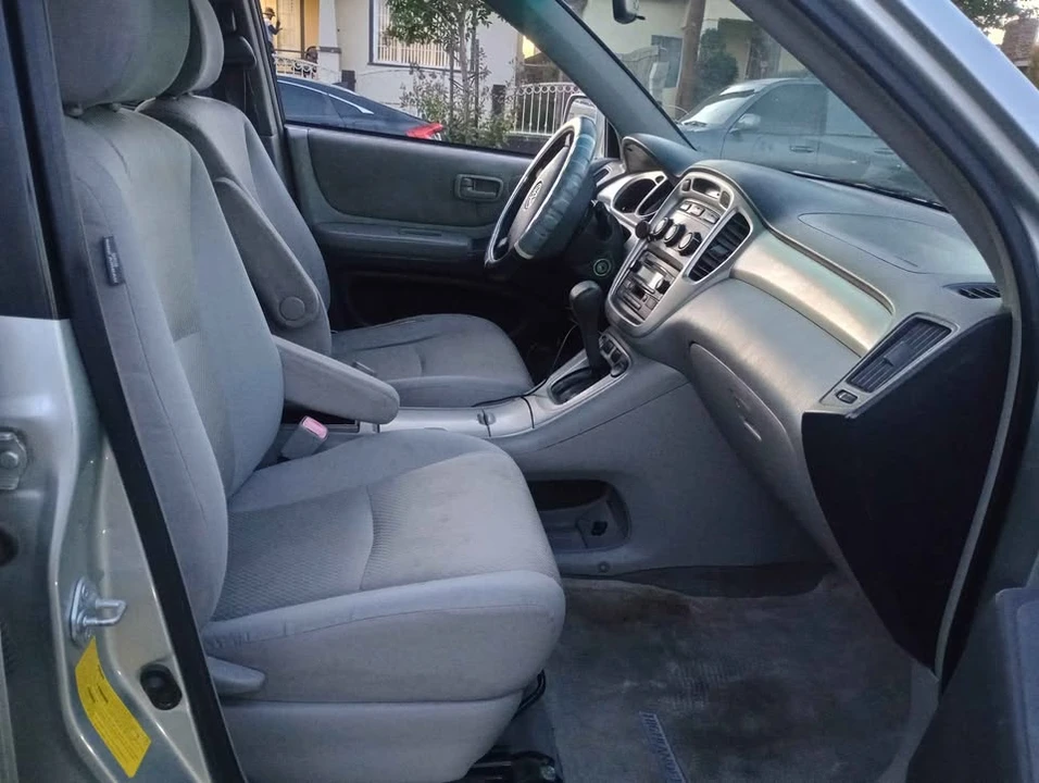 2005 Toyota Highlander - Image 7 of 11