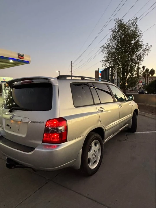 2005 Toyota Highlander - Image 11 of 18