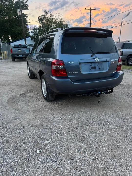 2005 Toyota Highlander - Image 2 of 10