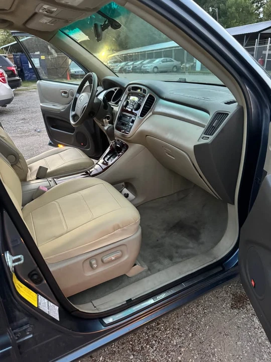 2005 Toyota Highlander - Image 9 of 10