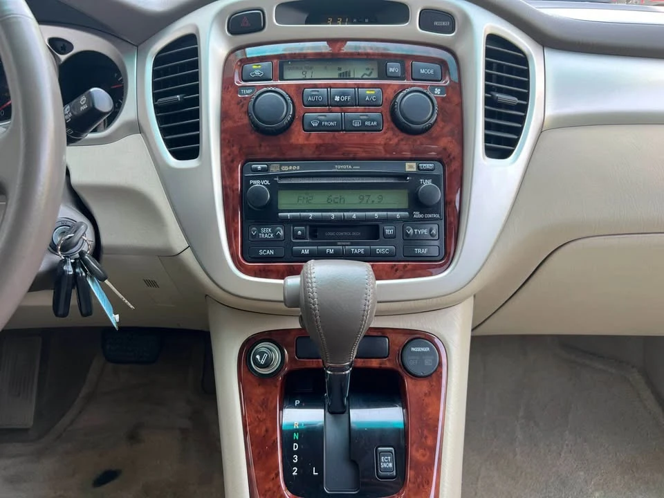 2005 Toyota Highlander - Image 14 of 20