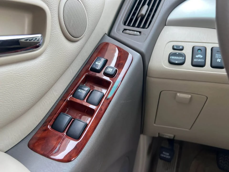 2005 Toyota Highlander - Image 16 of 20
