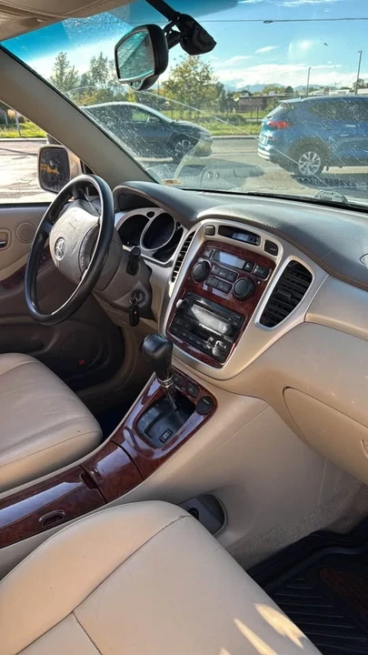 2005 Toyota Highlander - Image 2 of 5