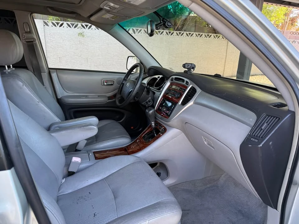 2005 Toyota Highlander - Image 14 of 18