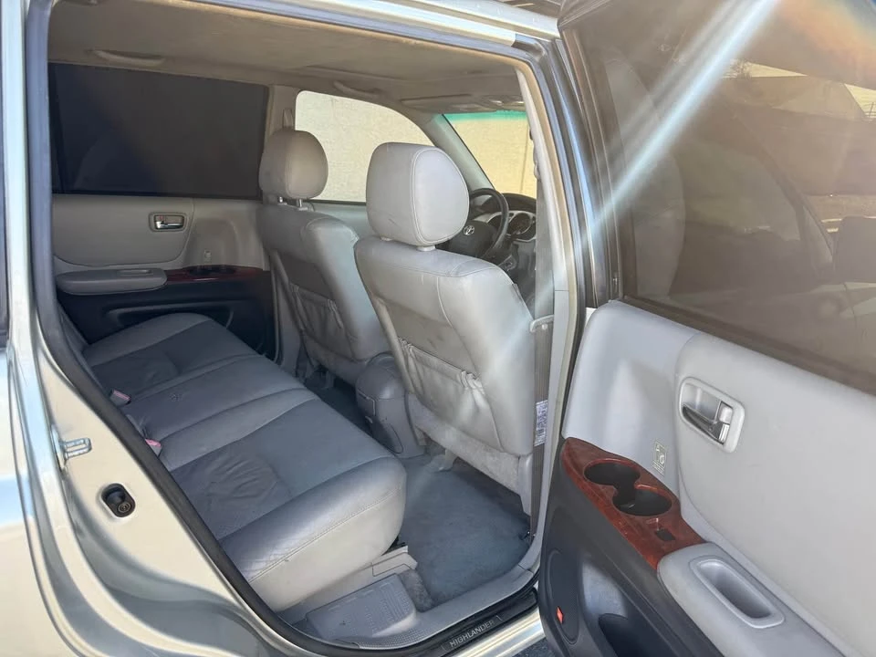2005 Toyota Highlander - Image 12 of 18