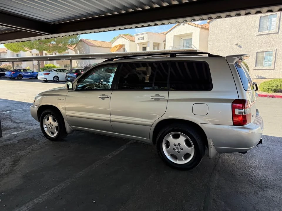 2005 Toyota Highlander - Image 16 of 18