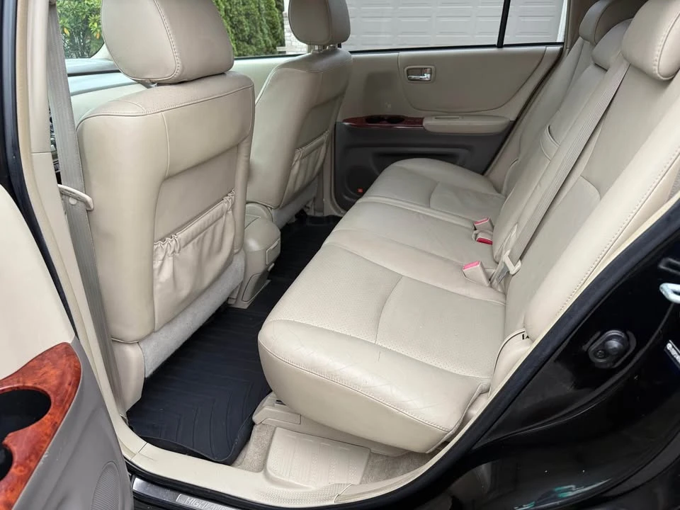 2005 Toyota Highlander - Image 9 of 17
