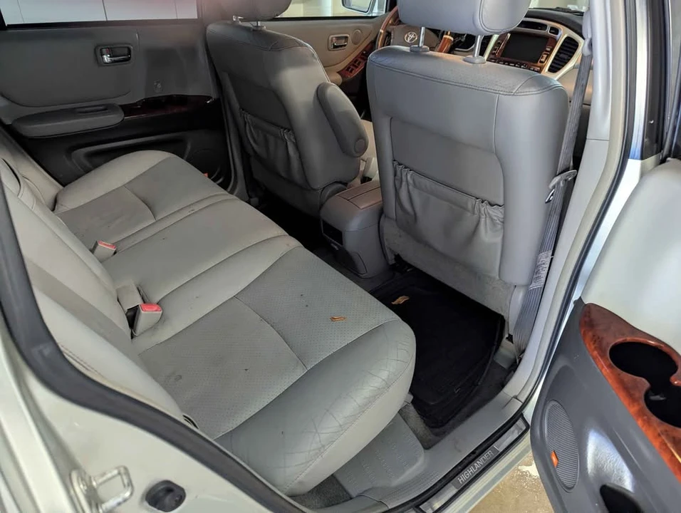 2005 Toyota Highlander - Image 6 of 6