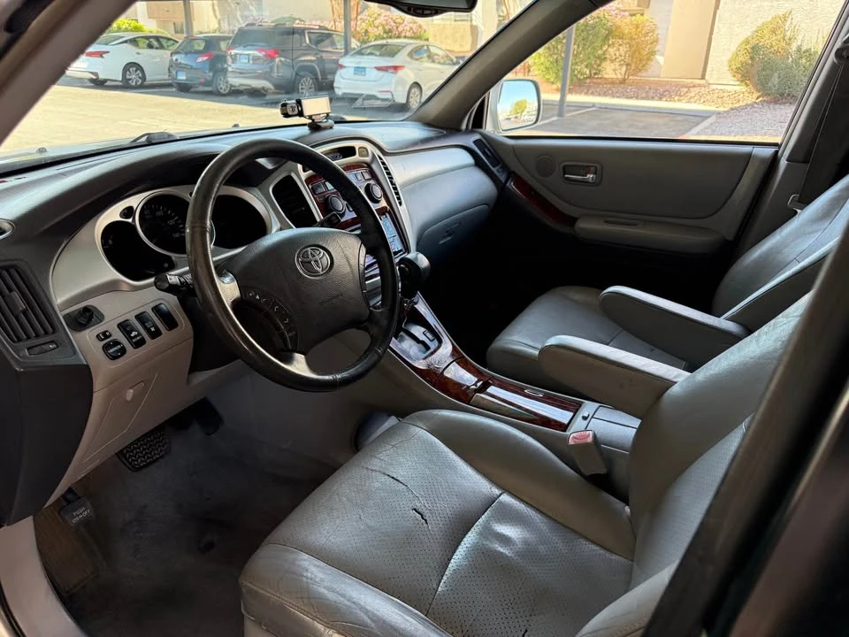 2005 Toyota Highlander - Image 9 of 18