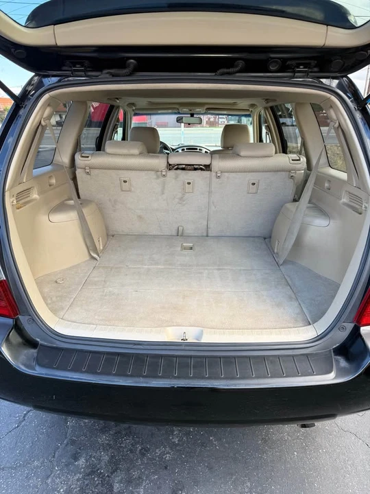 2005 Toyota Highlander - Image 11 of 17