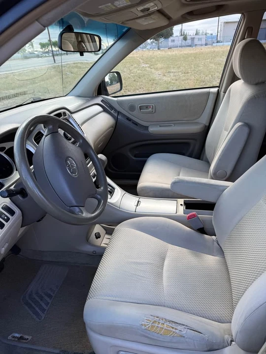 2005 Toyota Highlander - Image 8 of 17
