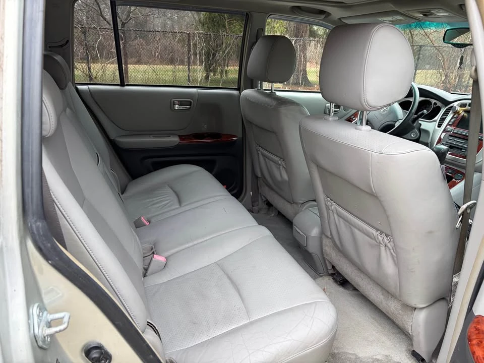 2005 Toyota Highlander - Image 6 of 9