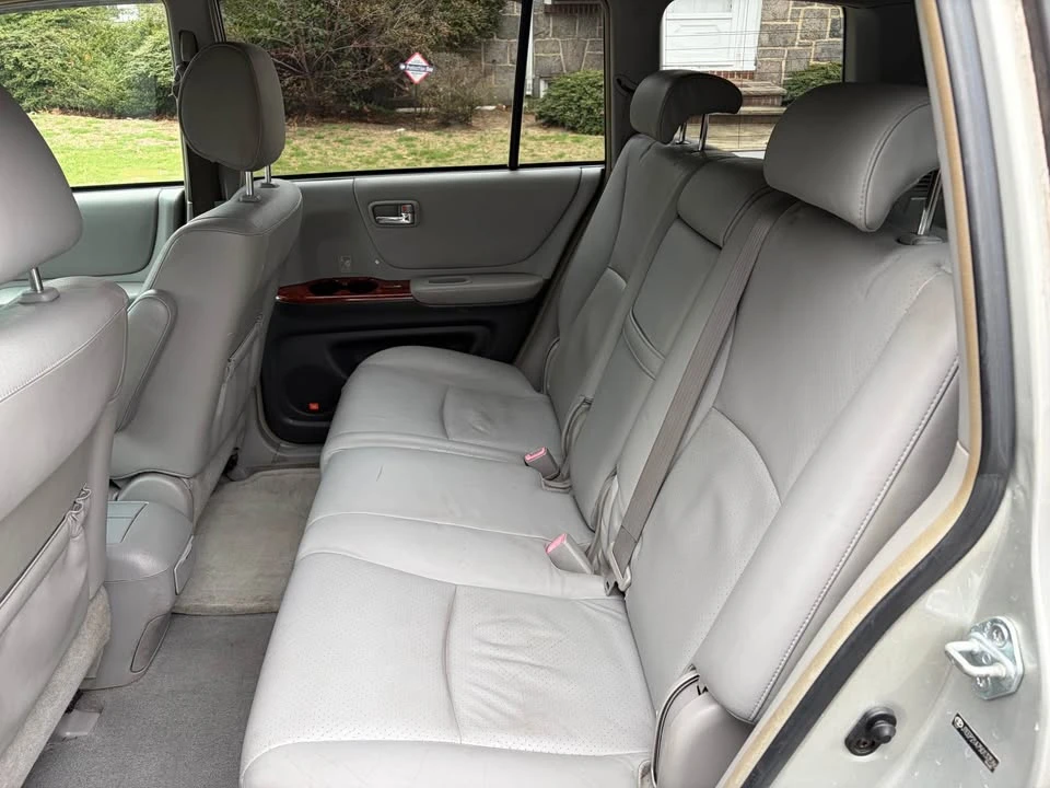 2005 Toyota Highlander - Image 8 of 9