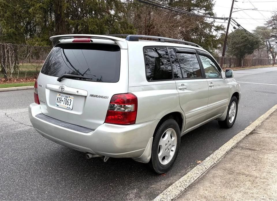 2005 Toyota Highlander - Image 2 of 9