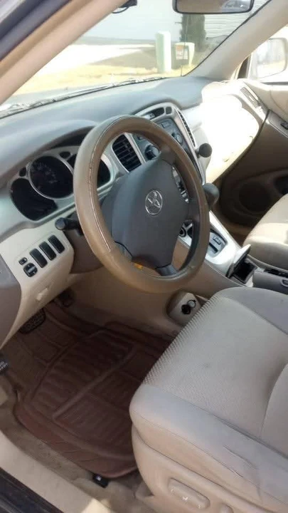2005 Toyota Highlander - Image 6 of 7