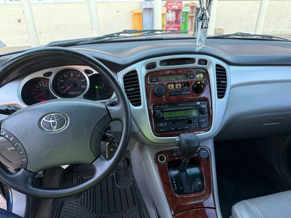 2005 Toyota Highlander - Image 6 of 10