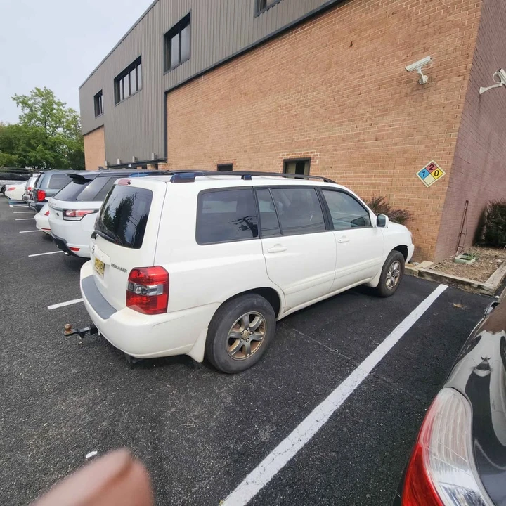 2005 Toyota Highlander - Image 2 of 4
