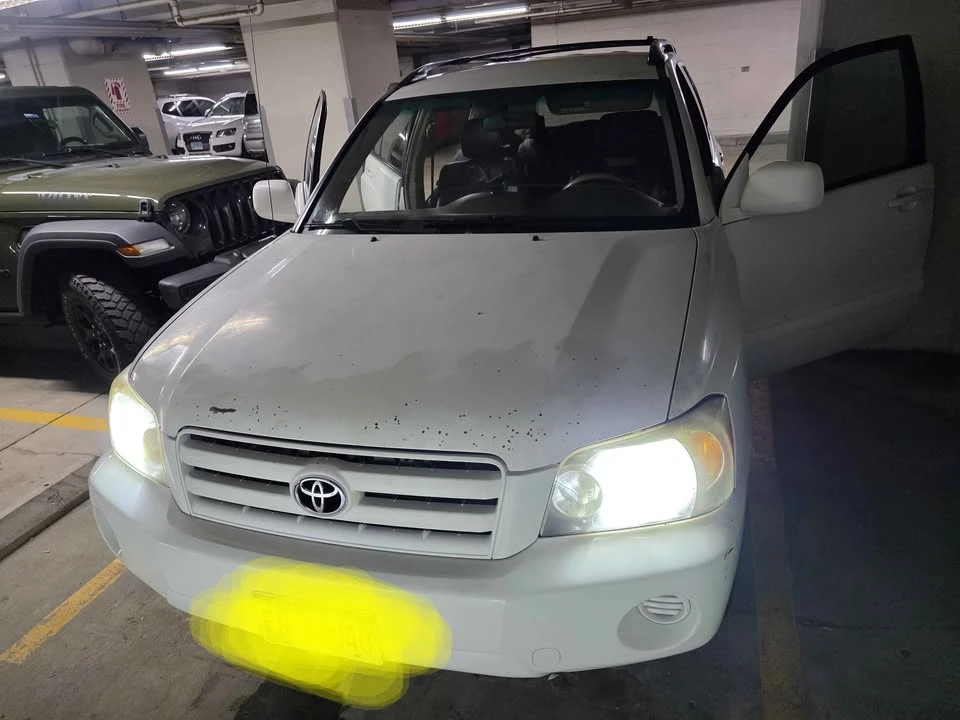 2005 Toyota Highlander - Image 2 of 3
