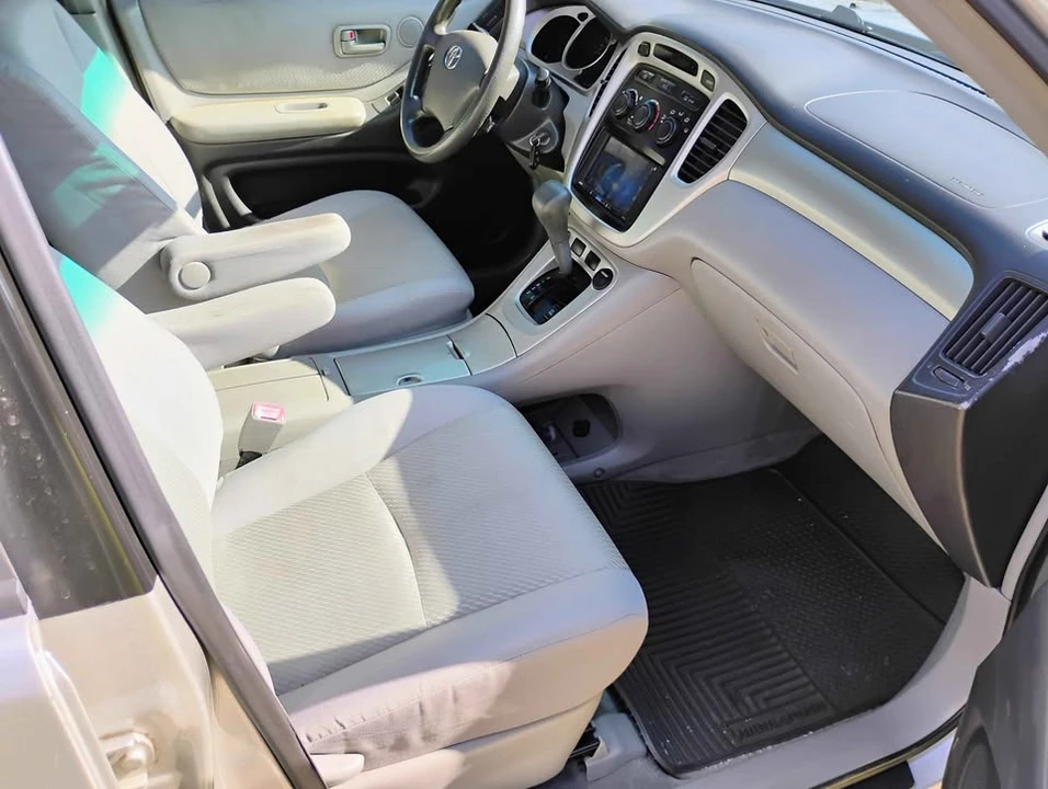 2005 Toyota Highlander - Image 9 of 16