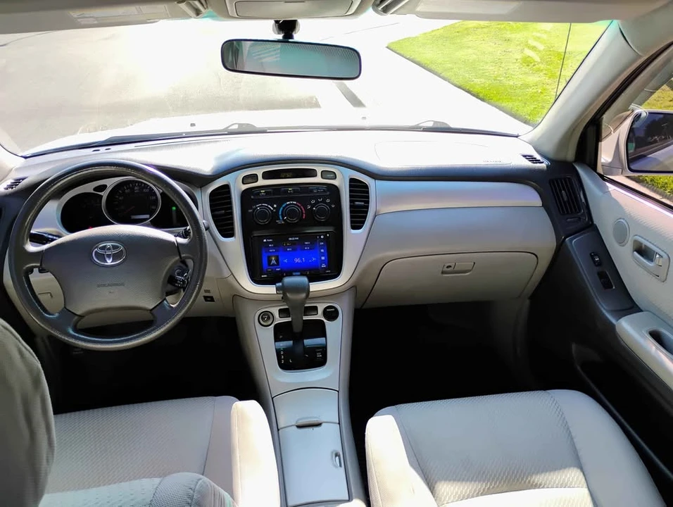 2005 Toyota Highlander - Image 12 of 16