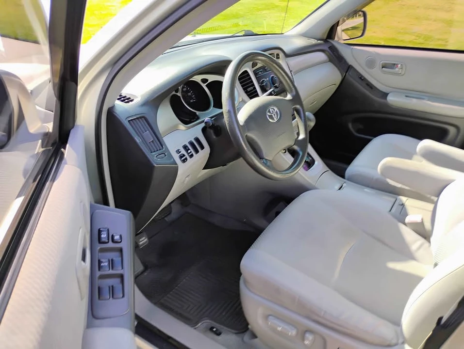 2005 Toyota Highlander - Image 6 of 16