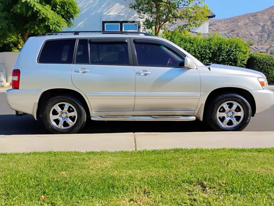 2005 Toyota Highlander - Image 2 of 16