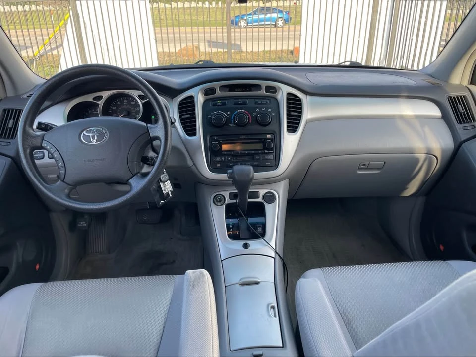 2005 Toyota Highlander - Image 9 of 15