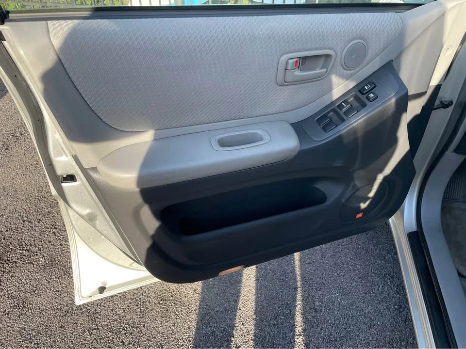 2005 Toyota Highlander - Image 15 of 15