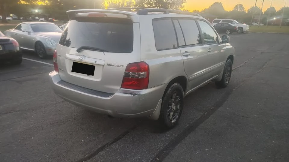 2005 Toyota Highlander - Image 12 of 12