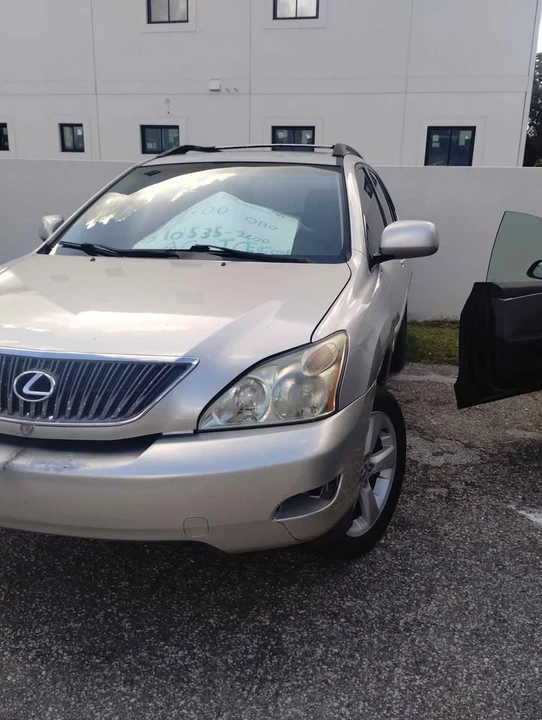 2005 Lexus RX 2nd Gen - Image 7 of 10