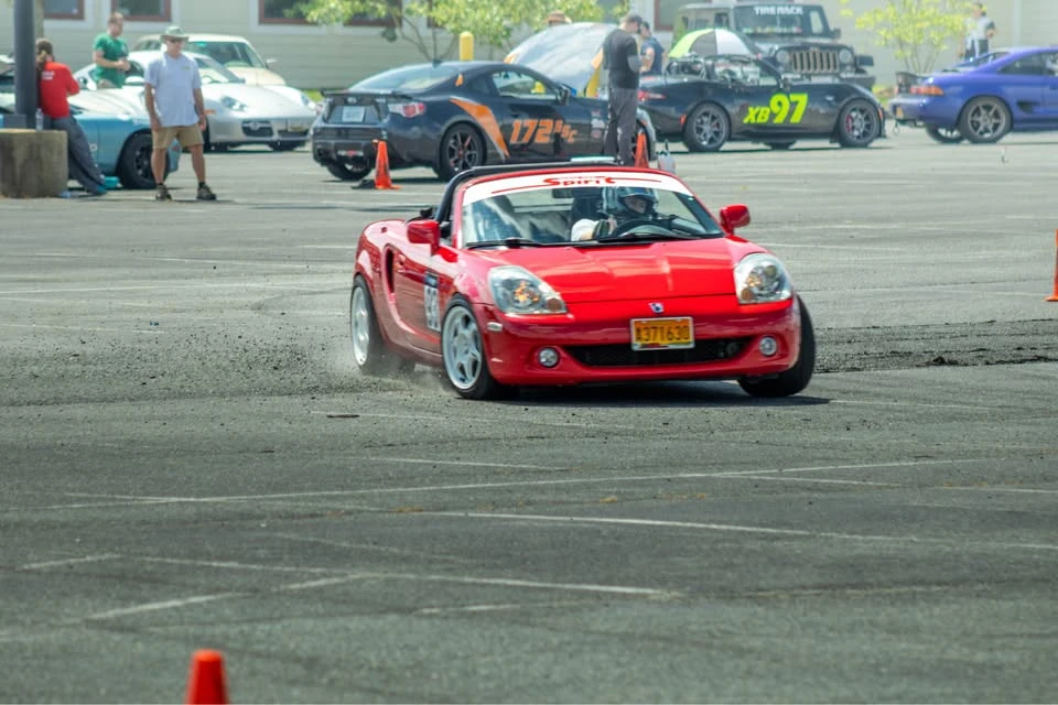 2005 Toyota MR2 Spyder/MR-S - Image 11 of 12