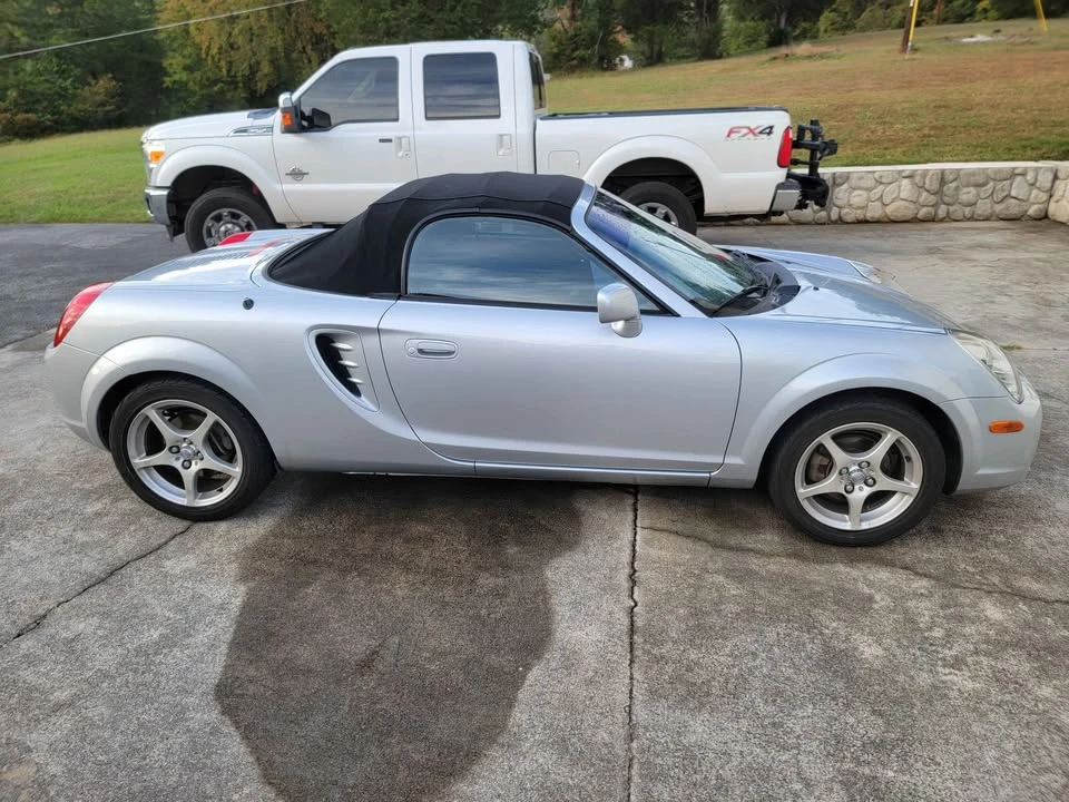 2005 Toyota MR2 Spyder/MR-S - Image 3 of 4