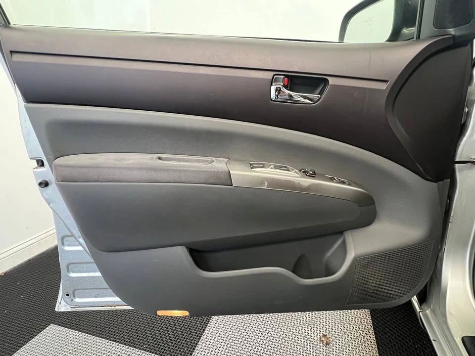 2005 Toyota Prius 2nd Gen - Image 7 of 20