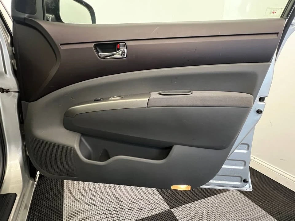 2005 Toyota Prius 2nd Gen - Image 11 of 20